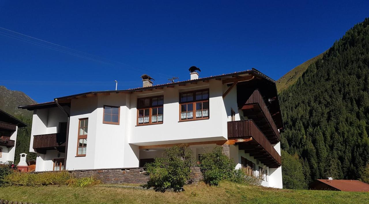 Pension Alpenrose Sankt Sigmund im Sellrain エクステリア 写真
