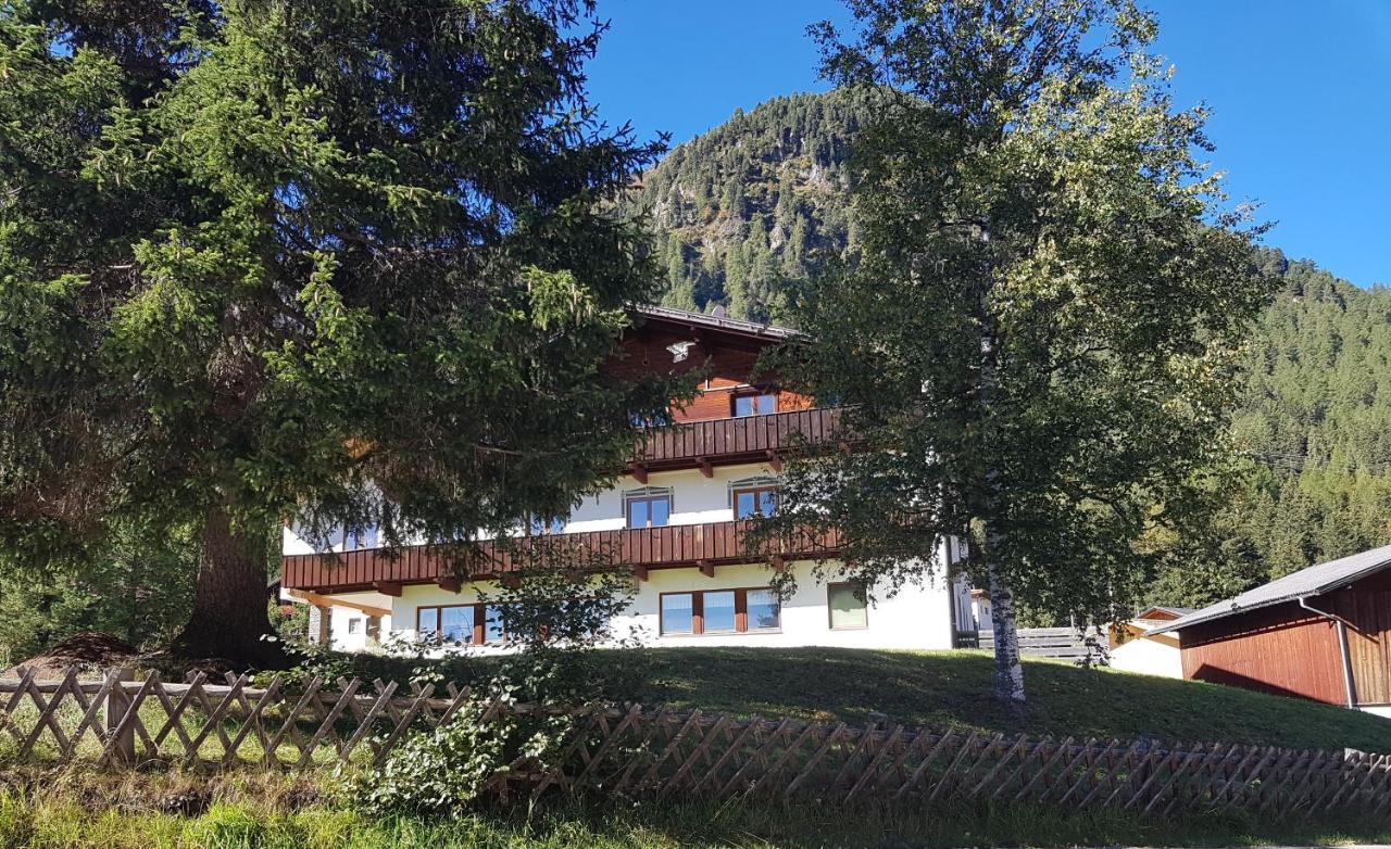Pension Alpenrose Sankt Sigmund im Sellrain エクステリア 写真